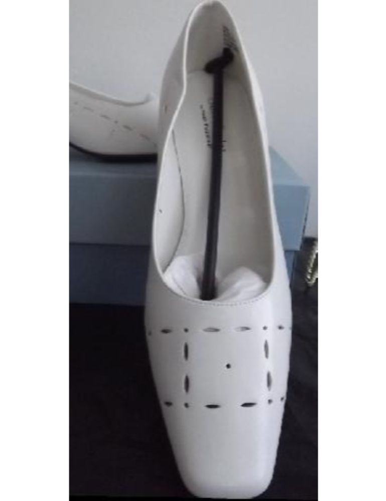 Size 8 1/2:Hush Puppies Soft Style Glenda Womens Shoes White 8 1/2 M NIB D & J's Antiques and Things